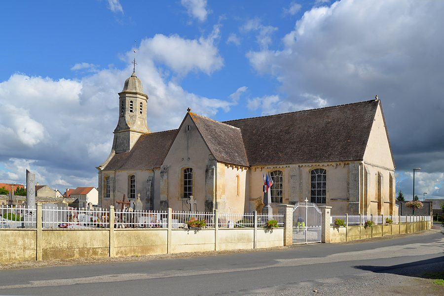 Kirche Saint-Germain in Vieux-Fumé im Département Calvados