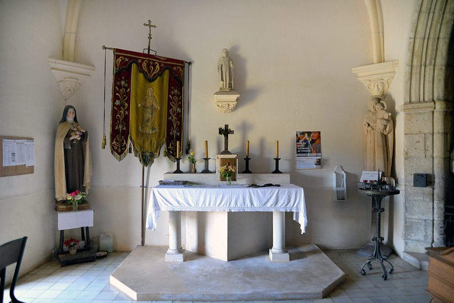 Südliche Seitenkapelle der Kirche Saint-Grégoire in Saussemesnil