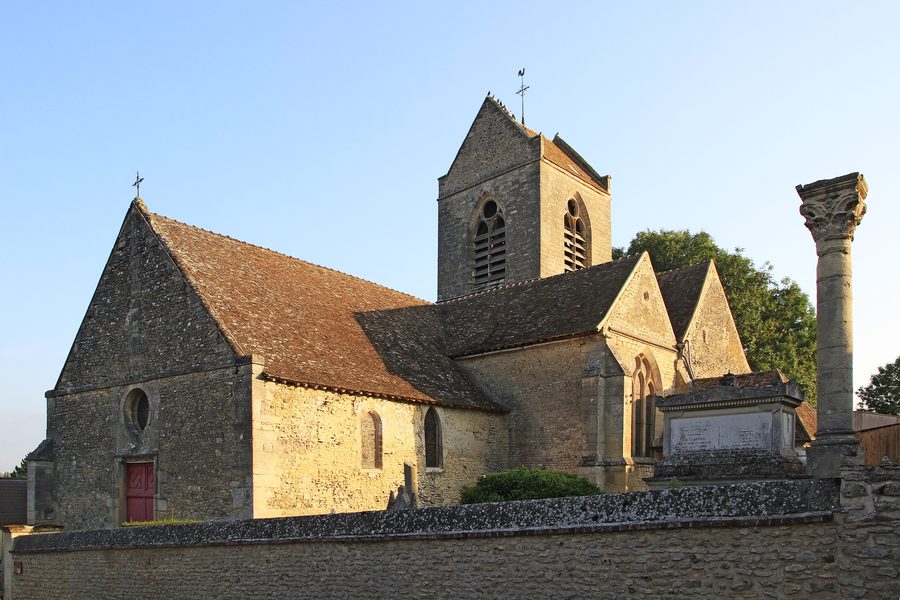Saint-Maurice-Kirche in Vesly im Département Eure