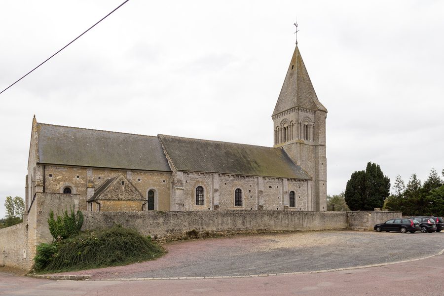 Église Saint-Pierre de Vienne-en-Bessin, France