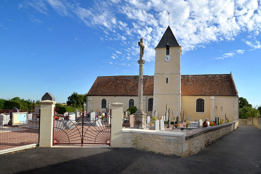 Außenansicht der Kirche Saint-Martin in Goulet im Département Orne