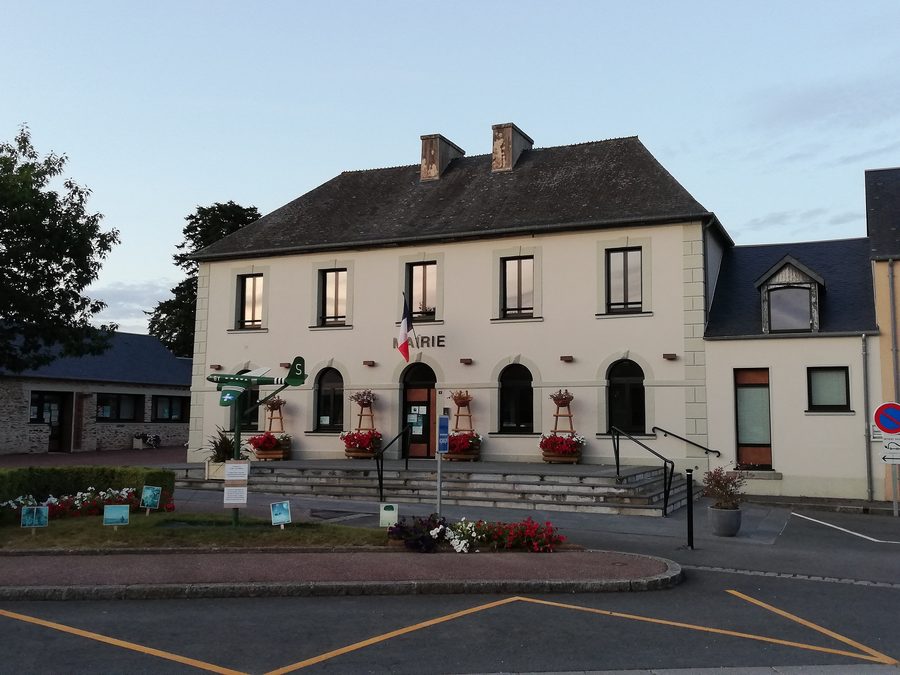 Rathaus von Saint-Clair-sur-l'Elle im Département Manche