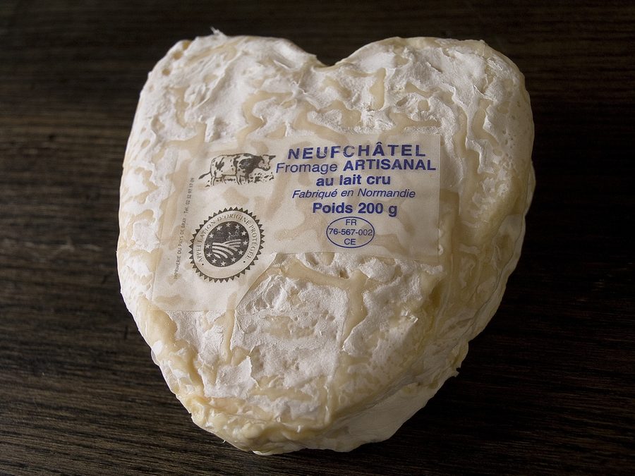Herzförmiger französischer Neufchâtel-Käse aus der Normandie