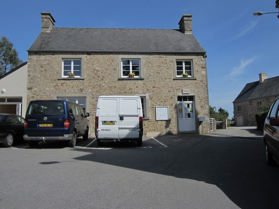Mairie de L'Étang-Bertrand dans la Manche
