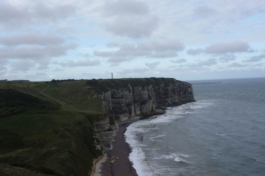 Kreidefelsen und Strand der Côte d’Albâtre in der Valleuse d’Antifer bei Le Tilleul