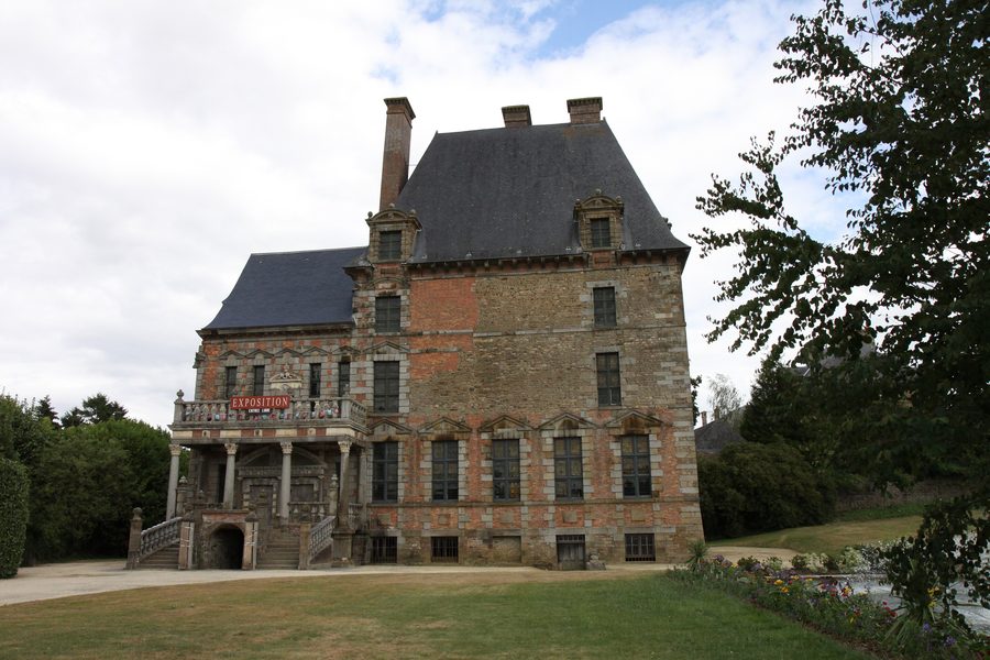 Außenansicht des Château des Montgommery in Ducey