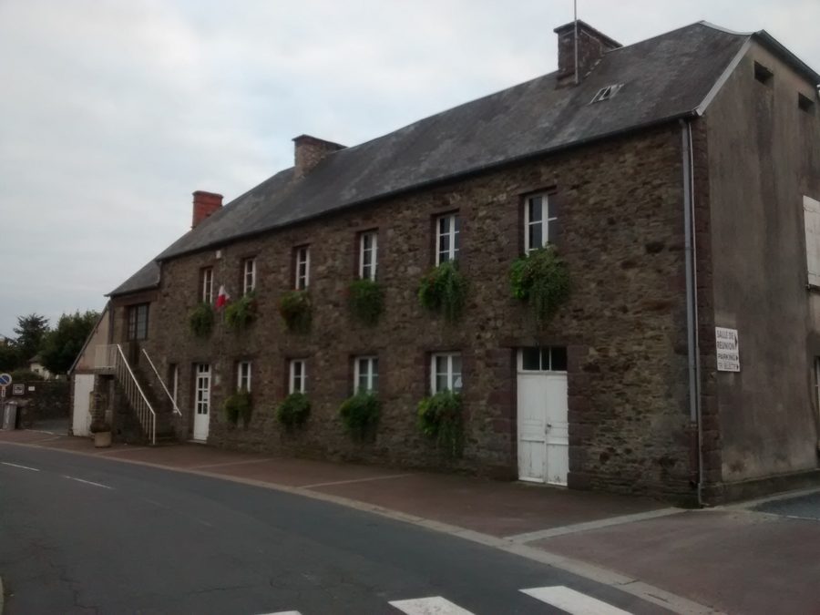 Mairie de Saint-Samson-de-Bonfossé dans la Manche
