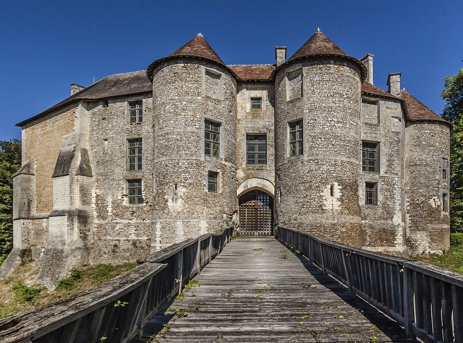 Mittelalterliches Château d’Harcourt in Harcourt in der Normandie