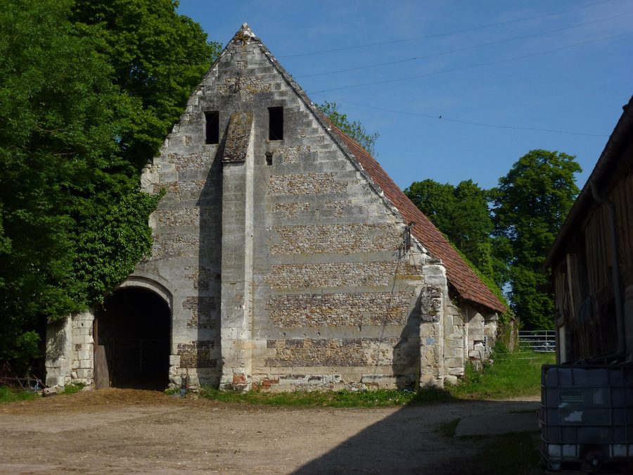 Alte Scheune in Saint-Éloi-de-Fourques im Département Eure