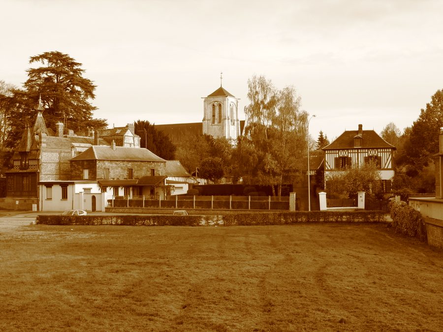 Stiftskirche Saint-Louis in La Saussaye im Département Eure
