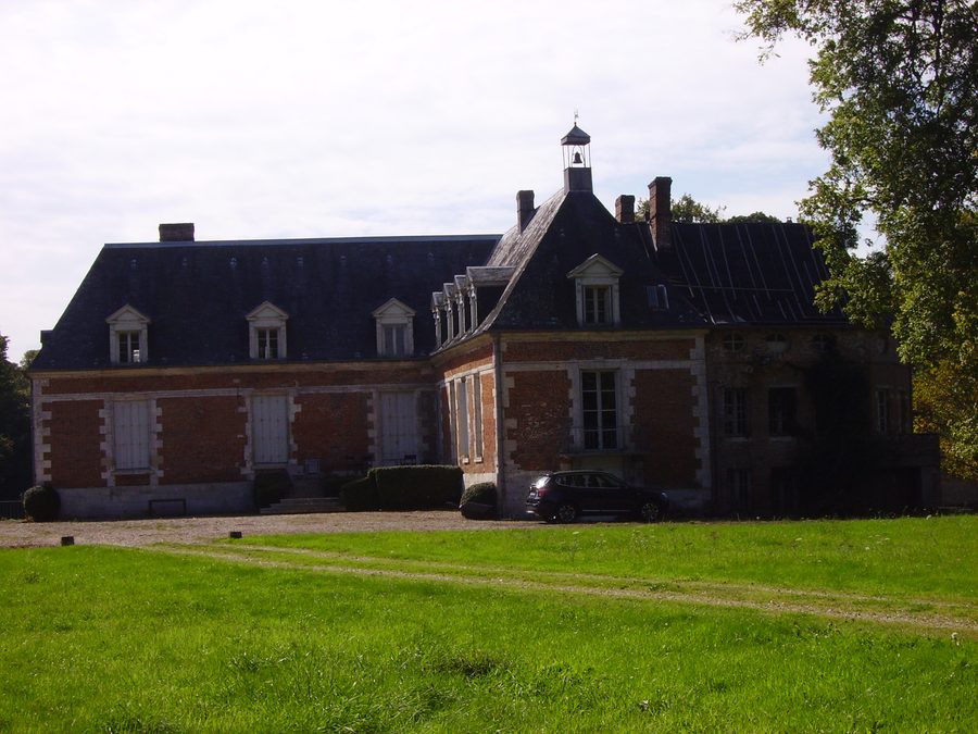 Außenansicht des Château de la Mésangère in Bosguérard-de-Marcouville