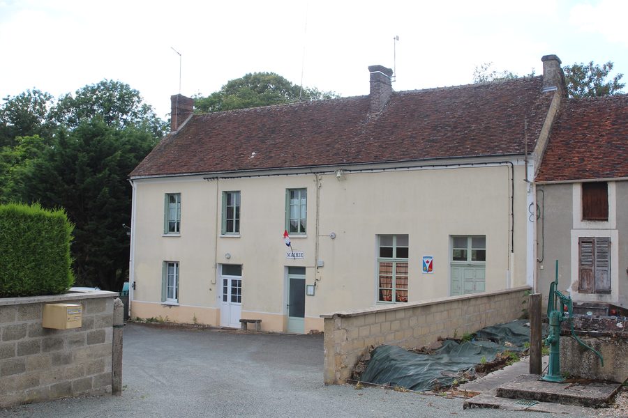 Rathaus von Parfondeval im Département Orne