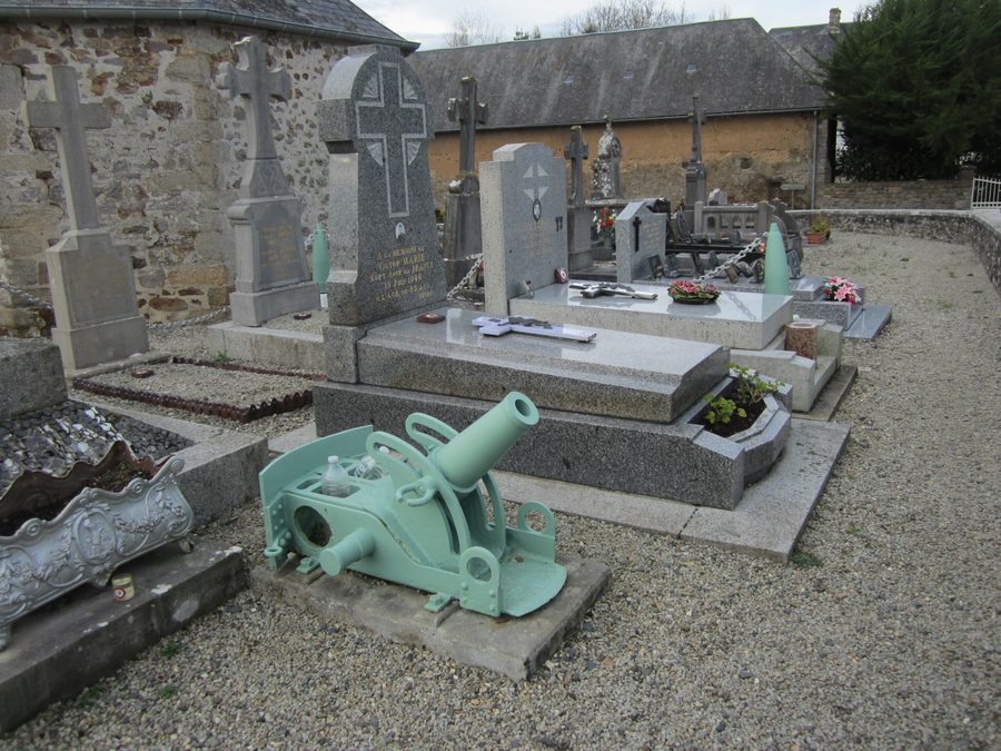 Kirche Sainte-Marguerite im Friedhof von Contrières