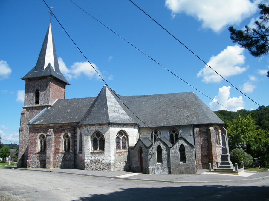 Kirche in Avesnes-en-Val im Département Seine-Maritime, Normandie