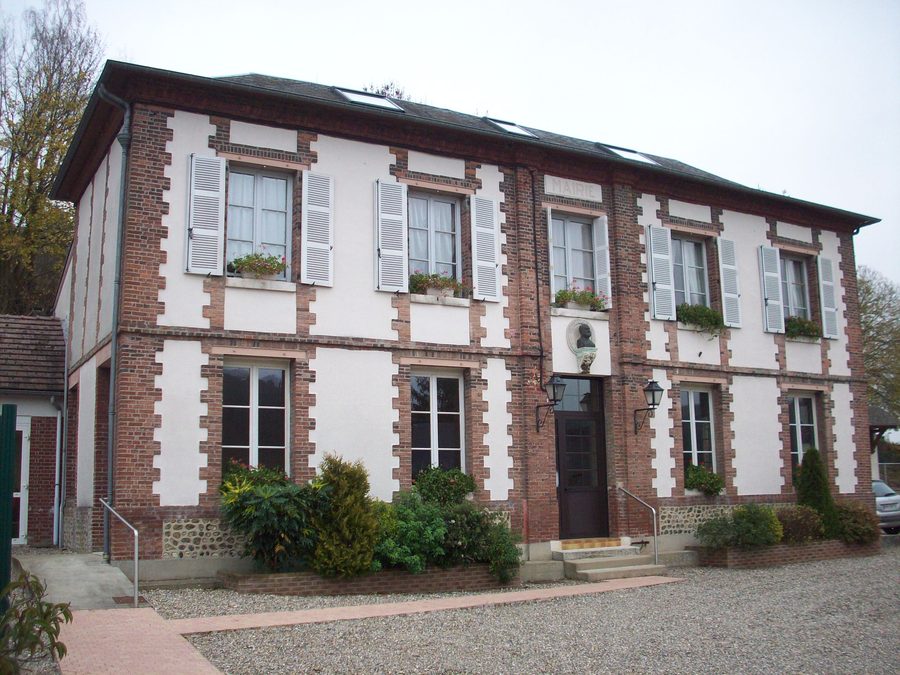 Außenansicht des Rathauses von Saint-Denis-le-Thiboult