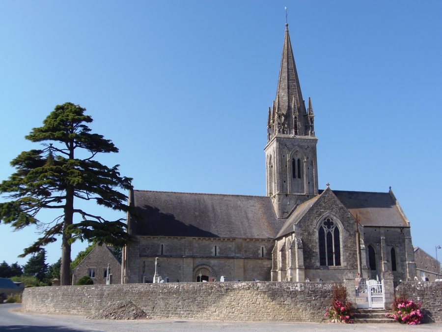 Église Saint-Vigor à Asnières-en-Bessin, en Normandie
