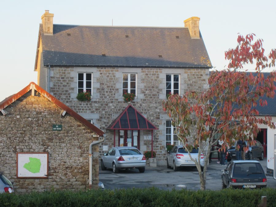 Rathaus von Le Grand-Celland im Département Manche