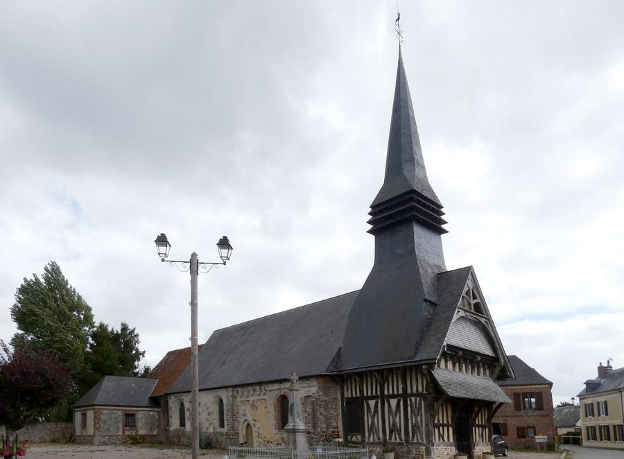 Kirche Saint-Aubin in Saint-Aubin-de-Bonneval in der Normandie