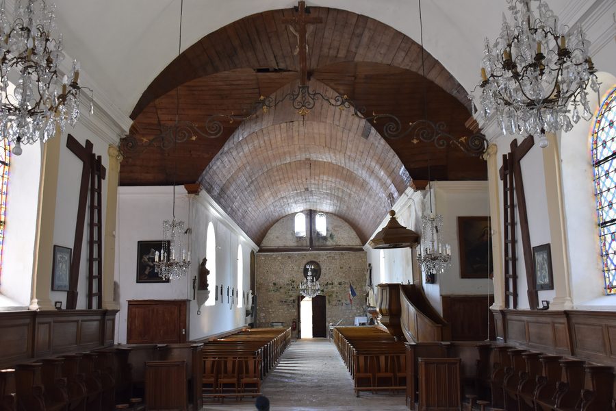 Église Saint-Martin de Criqueboeuf-en-Caux, vue de la nef côté porche