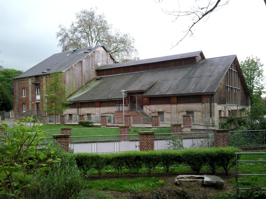 Centre culturel du Moulin à Louviers, installé dans un ancien moulin industriel