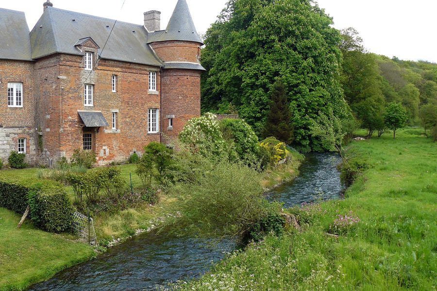 La rivière Saâne à hauteur du pont entre Biville-la-Rivière et Royville