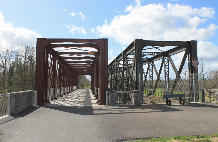 La voie verte de la Suisse Normande, viaduc au-dessus de l'Orne entre Louvigny et Fleury-sur-Orne