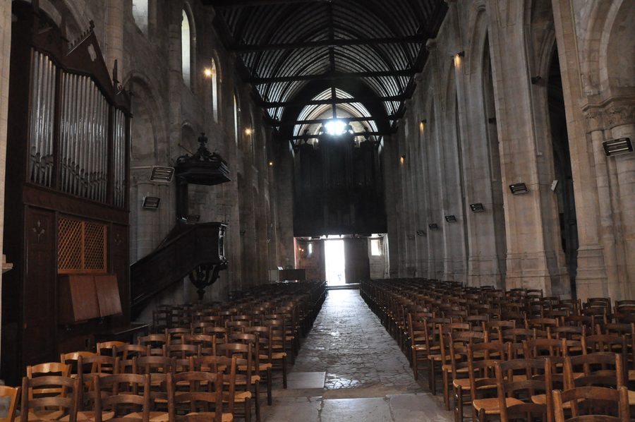 Mittelschiff der Abteikirche Saint-Sauveur in Montivilliers
