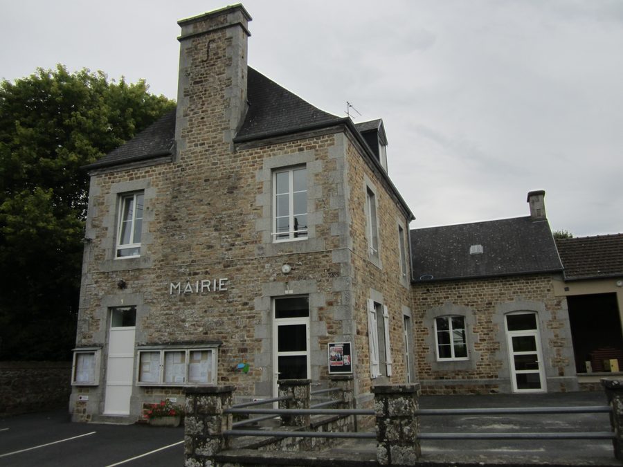 Mairie de Saint-Aubin-des-Préaux, Manche