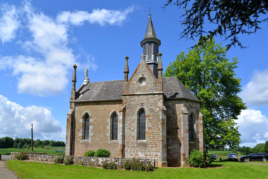 Historische Kapelle Notre-Dame-de-l'Oratoire in Passais-la-Conception, Ansicht von Osten