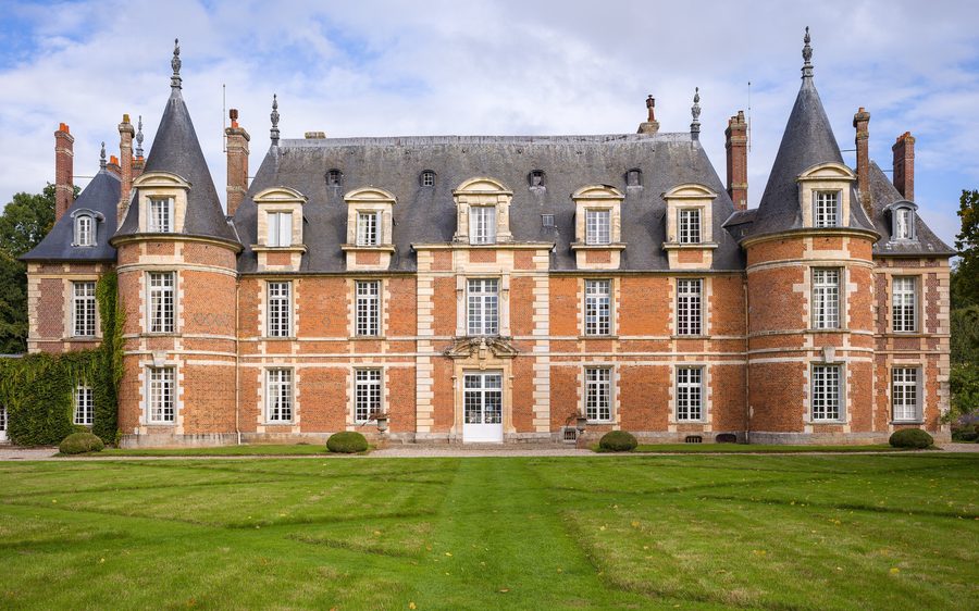 Südfassade des Château de Miromesnil in Tourville-sur-Arques