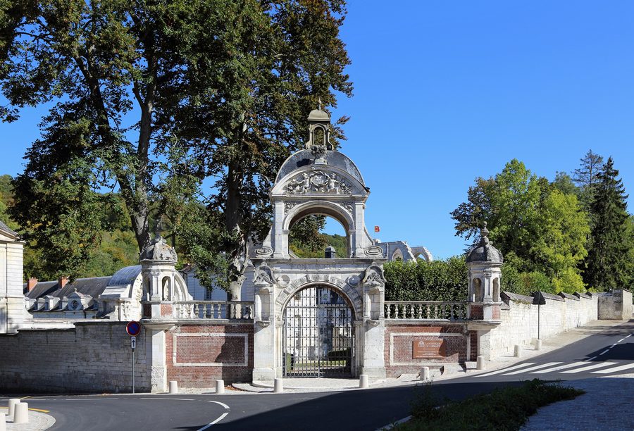Porte occidentale, dite porte de Fontenelle, de l’abbaye Notre-Dame de Fontenelle à Saint-Wandrille-Rançon.