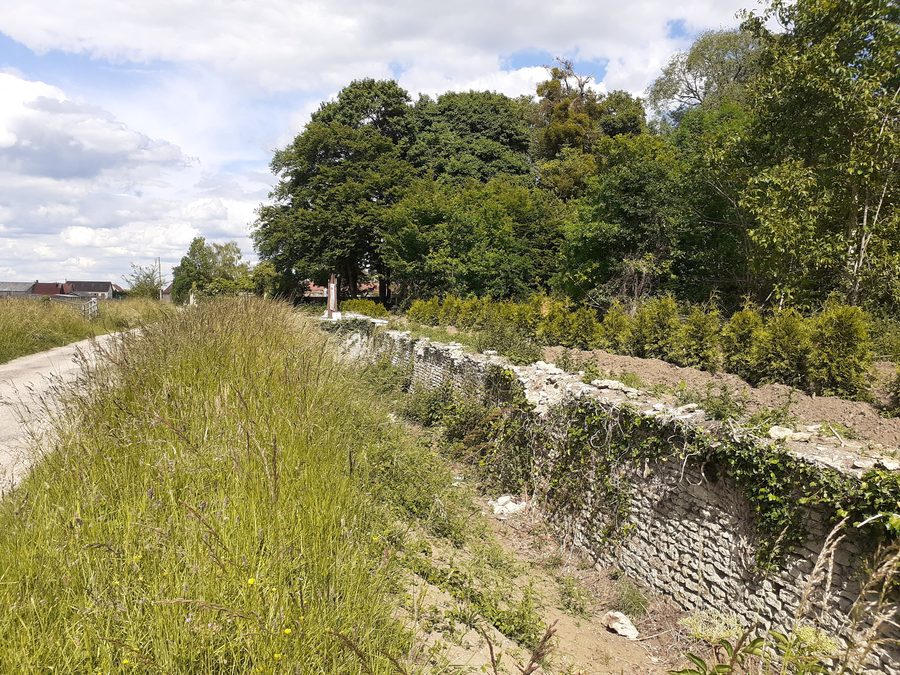 Unmittelbare Umgebung des Château de Cahaignes im Département Eure