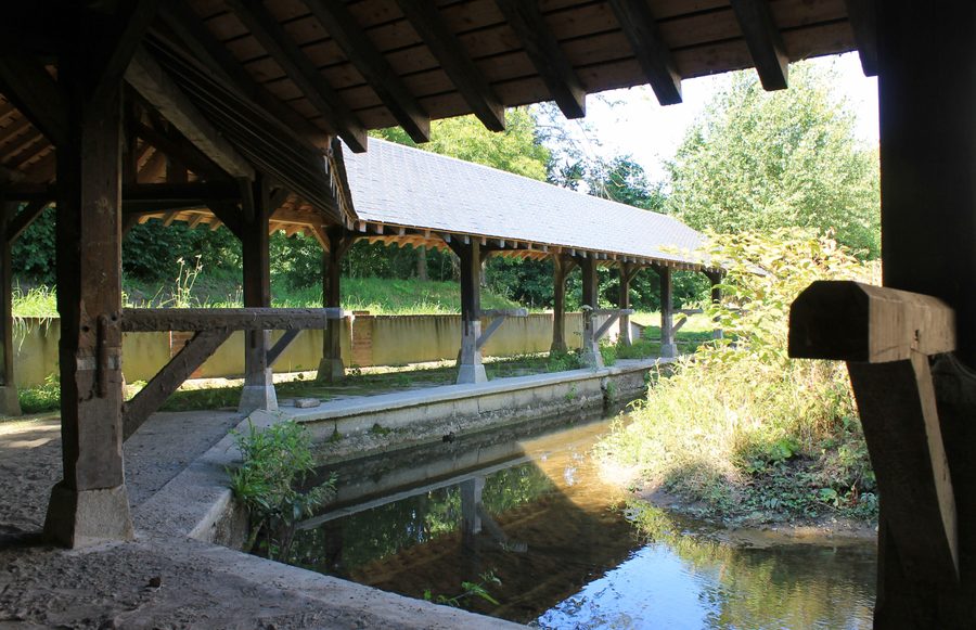 Historischer Waschplatz La Couperée in Dozulé im Département Calvados
