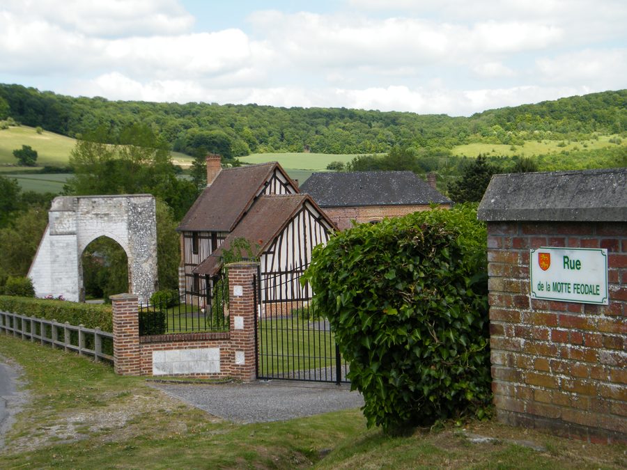 Rue de la motte féodale in Cuverville-sur-Yères, Seine-Maritime
