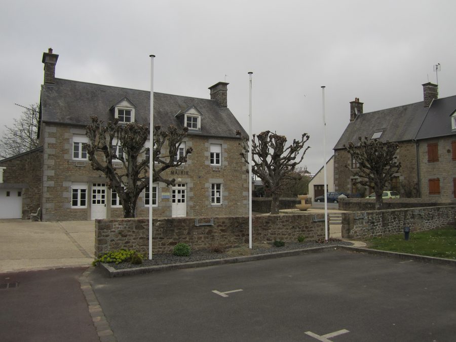 Rathaus von Ponts im Département Manche