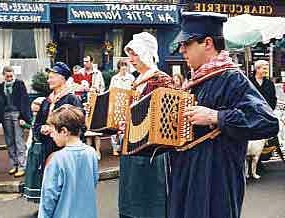 Feste Festtagsmärkte Normandie: Pfingstmarkt in Cambremer (Calvados)