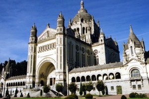 Lisieux – Pilgerstadt der Normandie